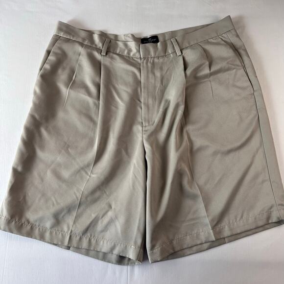 Dockers & Izod men’s khaki golf shorts size 38 - Picture 2 of 9